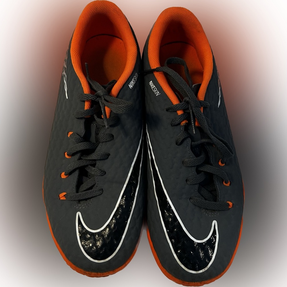 Nike Hypervenom Nikeskin soccer shoe